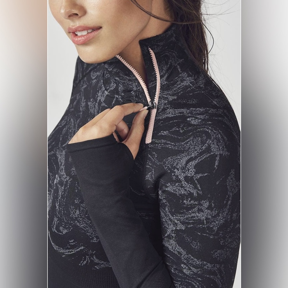 NWOT Fabletics Amelie Seamless Long-Sleeved Pullover - Picture 3 of 7